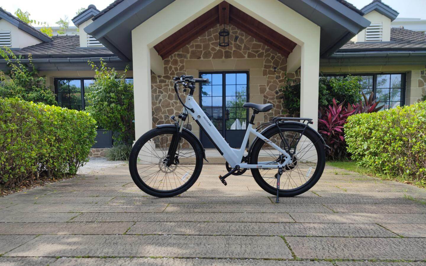 E-Bike Throttles and Pedal Assist Systems: Which Is Right for You?